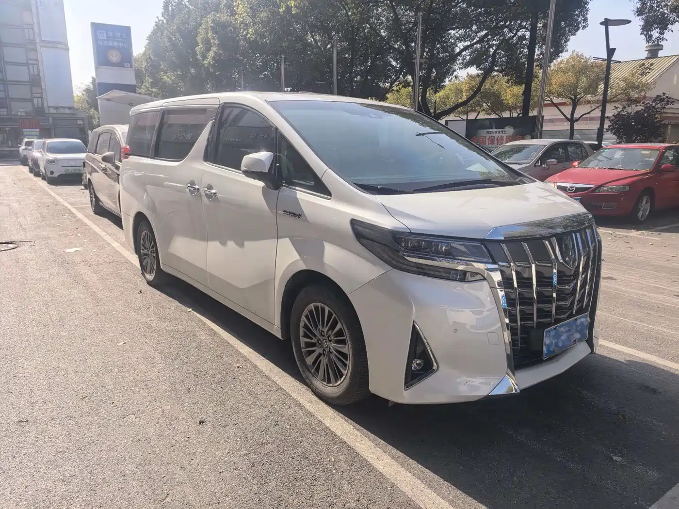 Toyota Alphard 2021 Hybrid 2.5L Premium фото 2