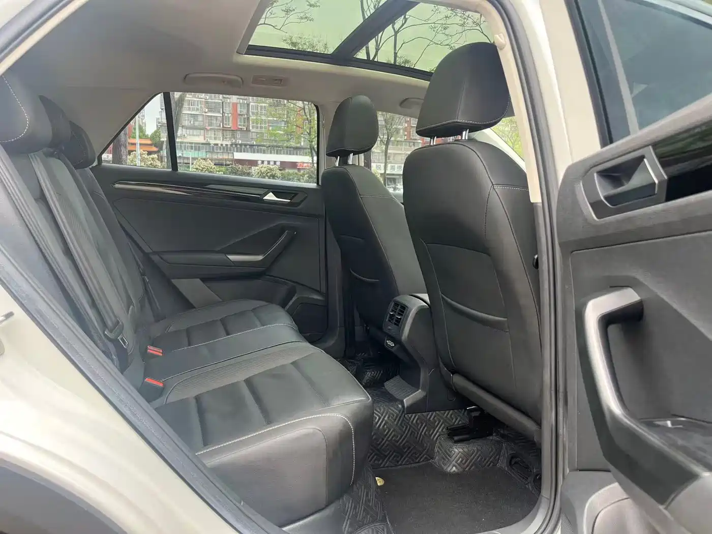 Volkswagen T-ROC 2021 280TSI DSG 2WD Comfort Smart Connect Edition фото 9