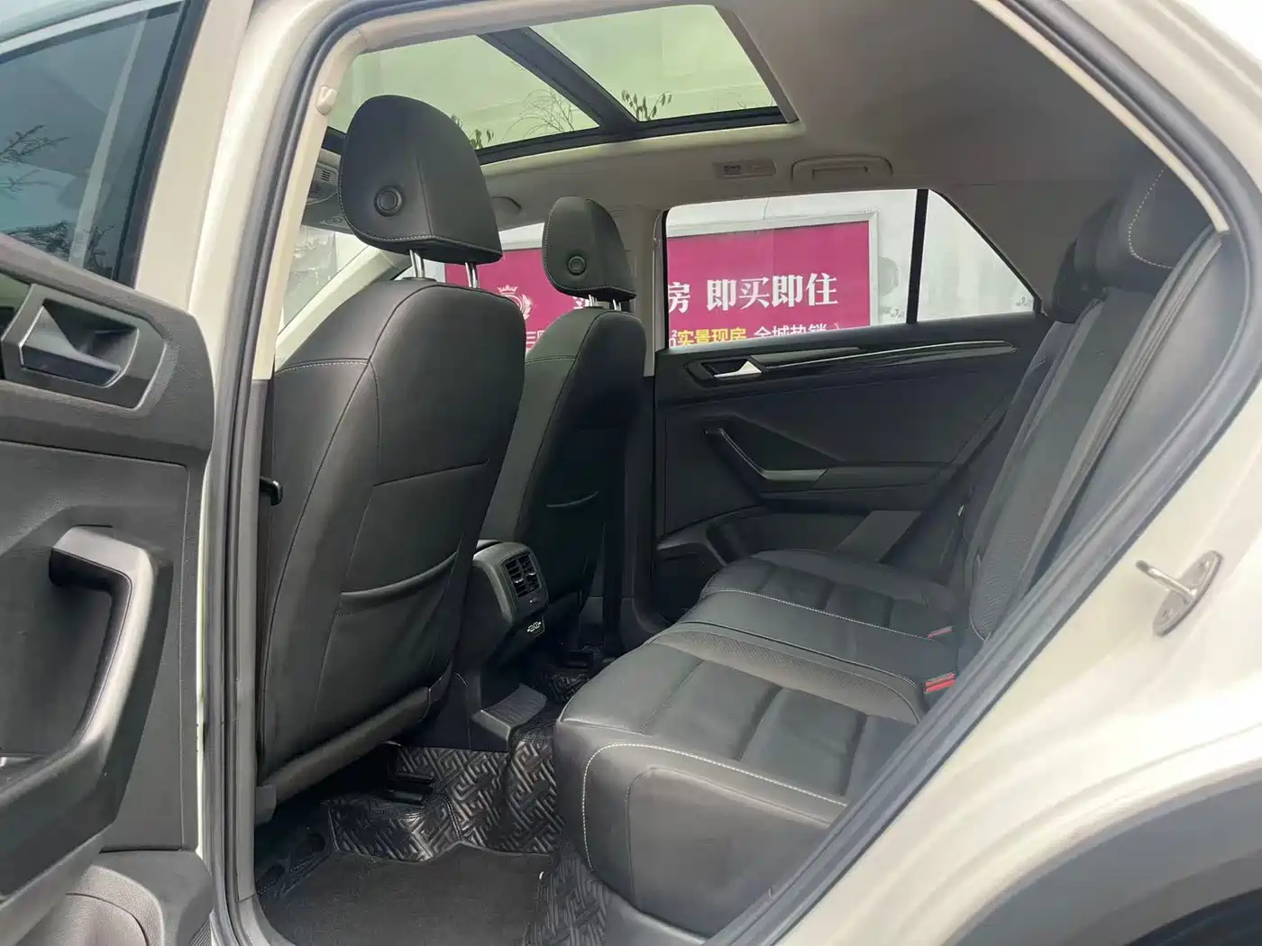 Volkswagen T-ROC 2021 280TSI DSG 2WD Comfort Smart Connect Edition фото 8