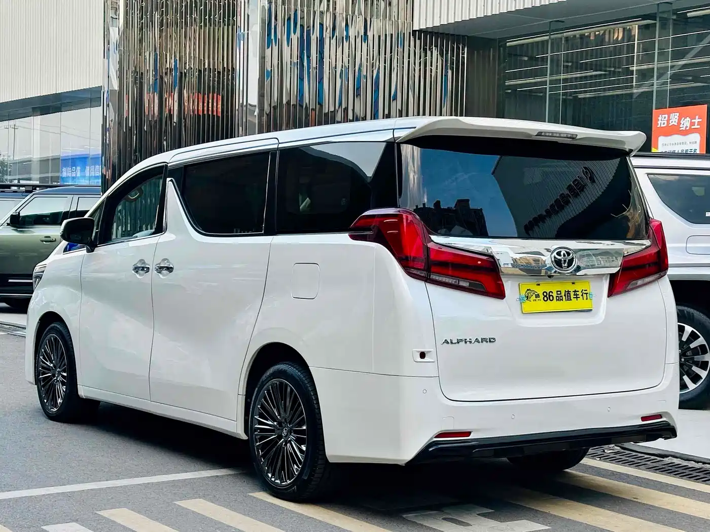 Toyota Alphard 2018 Facelift 3.5L Luxury Edition фото 4