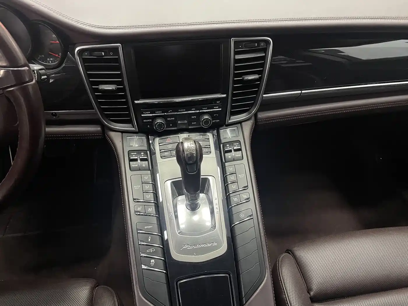 Porsche Panamera 2014 Panamera 4 3.0T фото 14