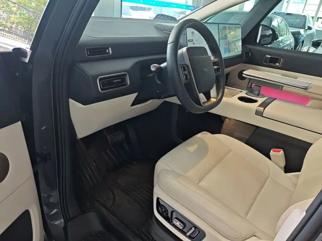 Li Auto MEGA 2025 2025 Model Home Family Special Edition