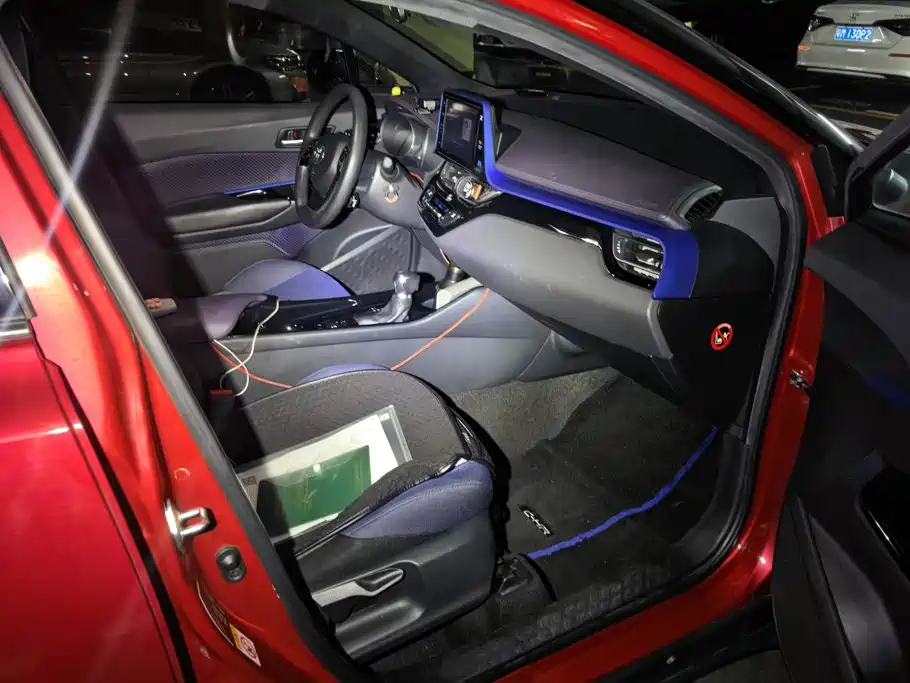 Photo 8 - Toyota C-HR