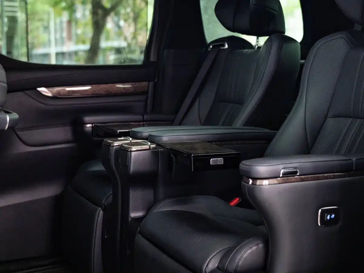 Toyota Alphard 2021 Hybrid 2.5L Premium фото 16