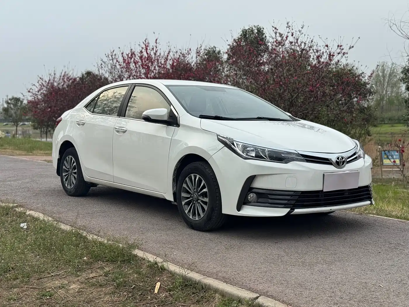 Toyota Corolla 2017 1.2T CVT GL-i фото 3