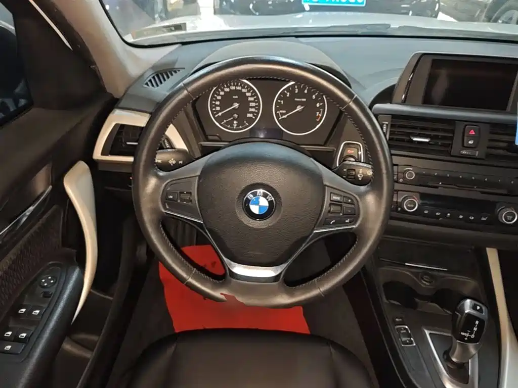 BMW 1 Series (Import) 2013 Facelift 118i Leading Model фото 11