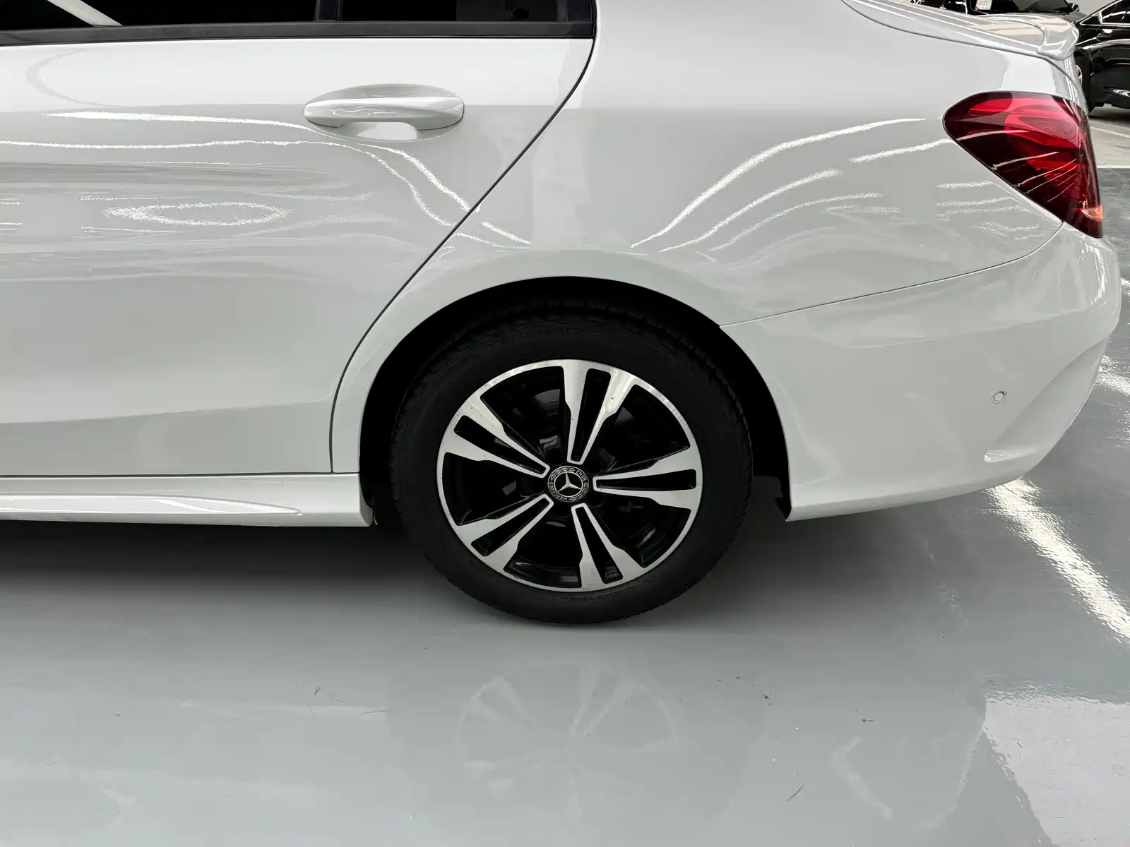Photo 13 - Mercedes-Benz C-Class