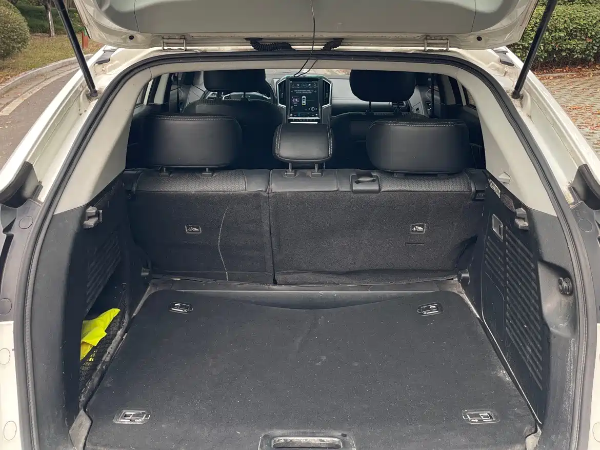 Luxgen U6 SUV 2019 2017 Facelift 1.6T Trend