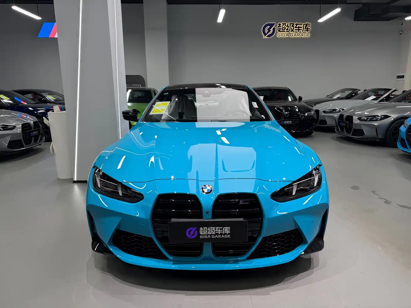 BMW M4 2024 BMW M4 Coupe M xDrive Competition фото 2