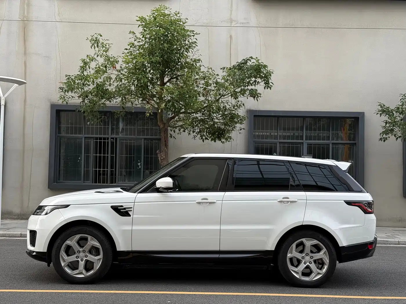 Land Rover Range Rover Sport PHEV 2018 Model P400e фото 4