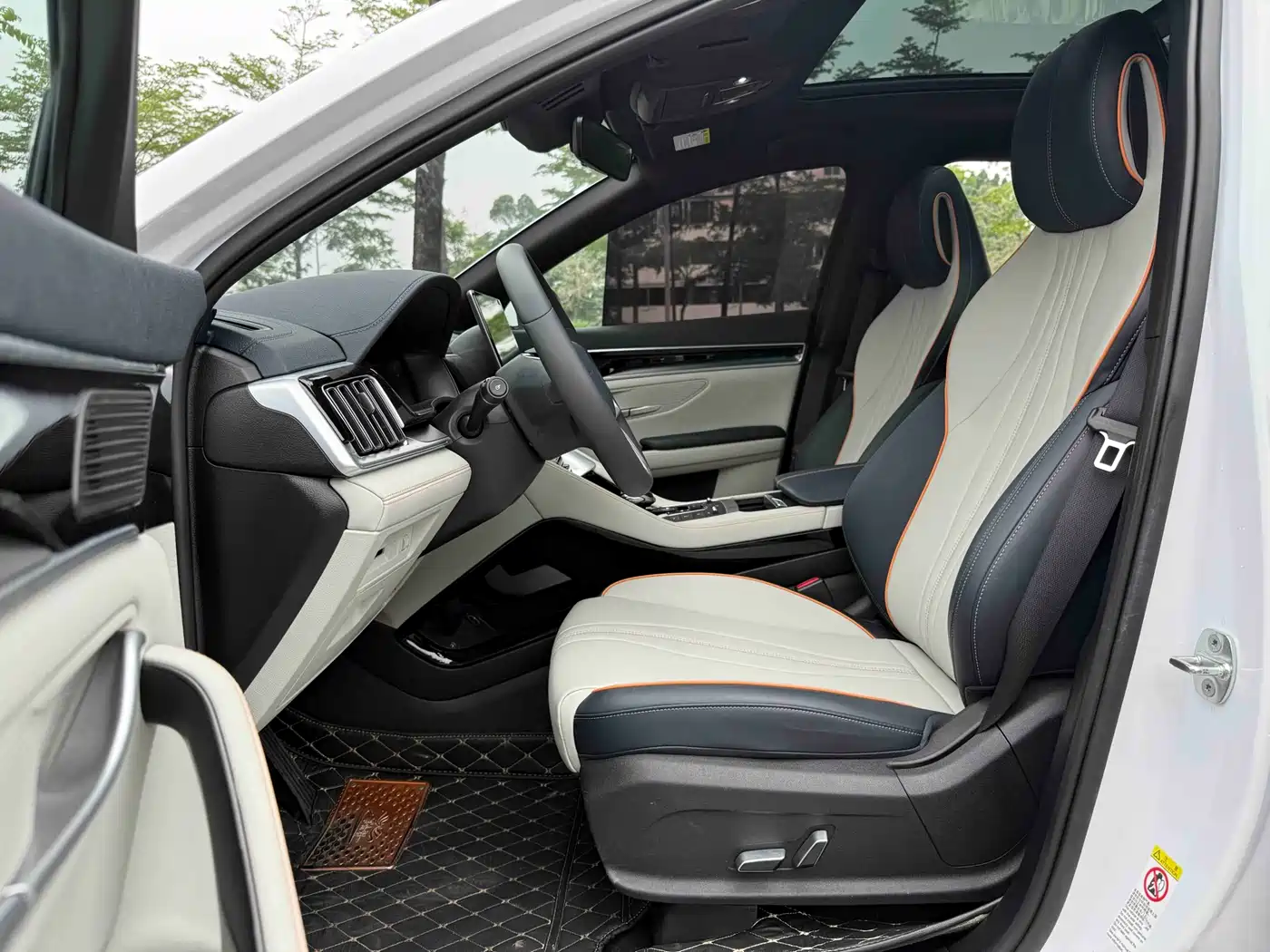 BYD Song PLUS PHEV 2021 EV Premium Model фото 5