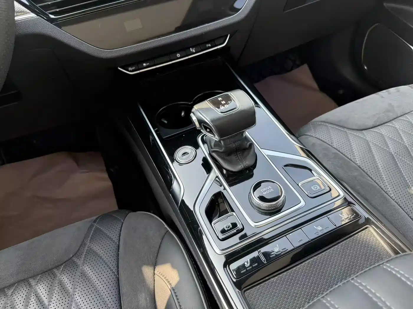 Hongqi HS5 2022 2.0T Smart Connect Premium Edition фото 7