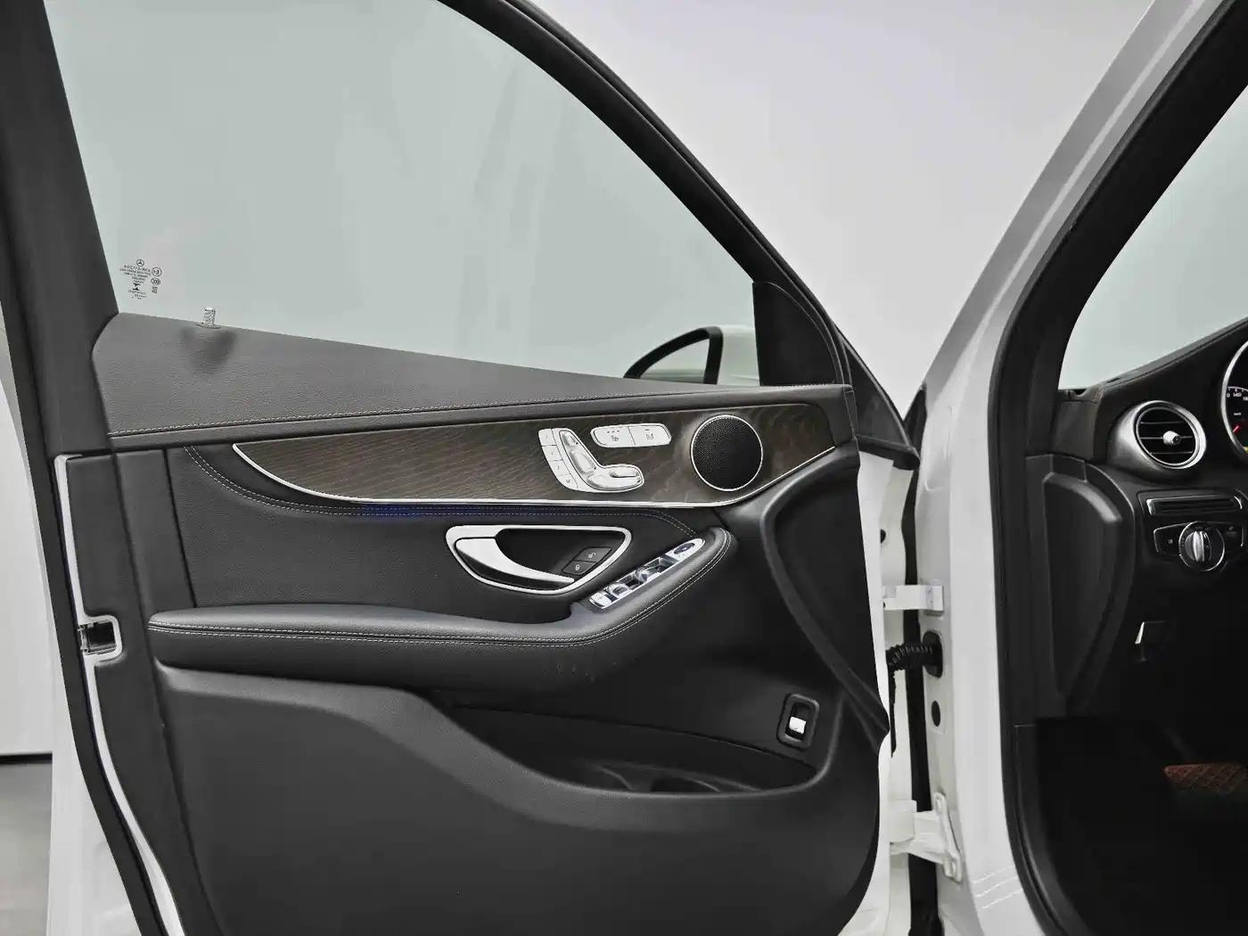 Mercedes-Benz GLC 2020 Facelift GLC 300 L 4MATIC Dynamic фото 28