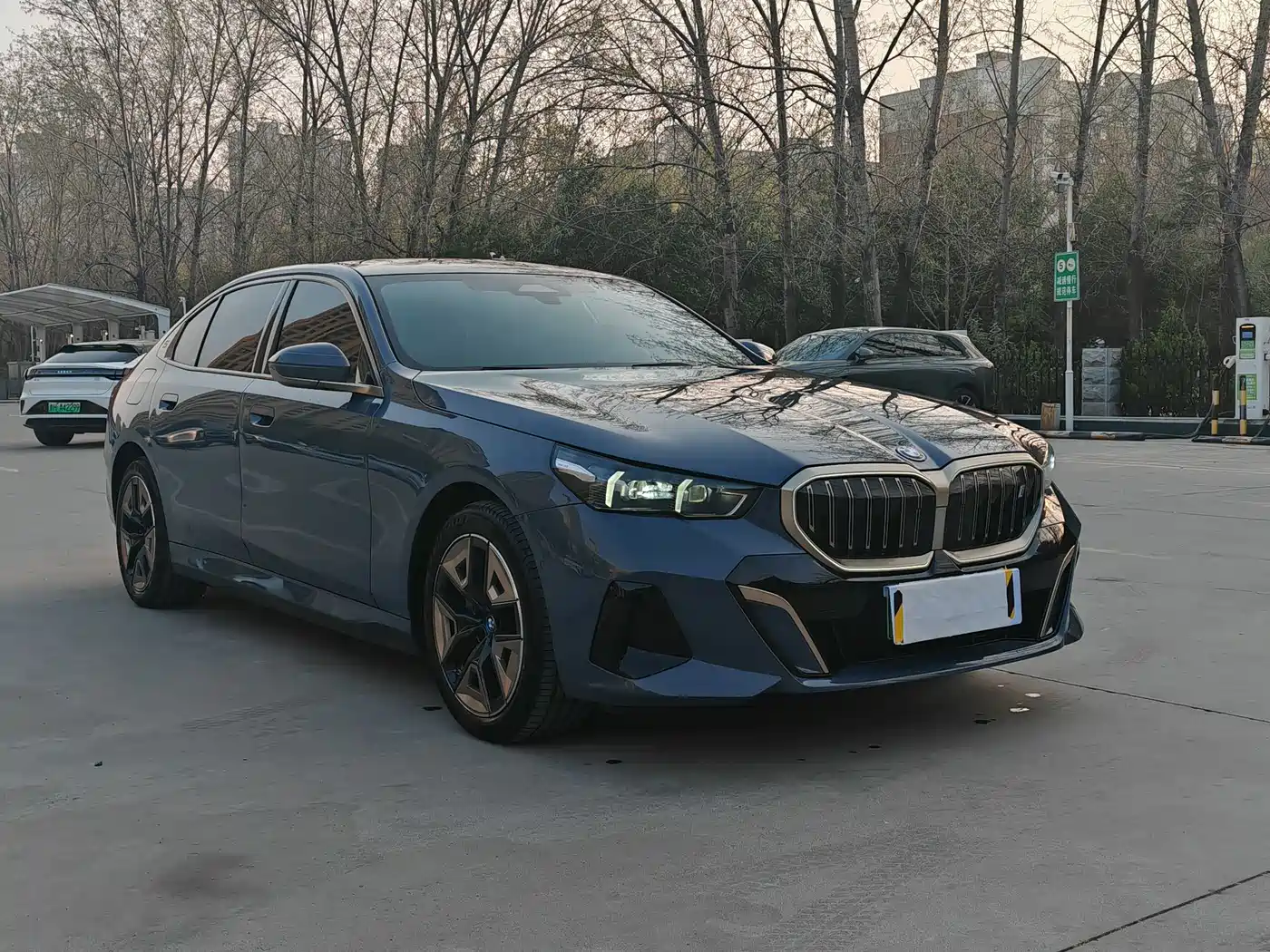 BMW I5