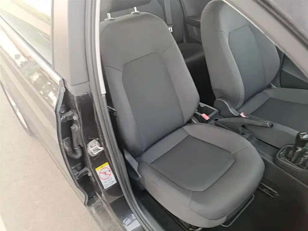 Volkswagen Santana 2015 1.4L Manual Trend Edition фото 25