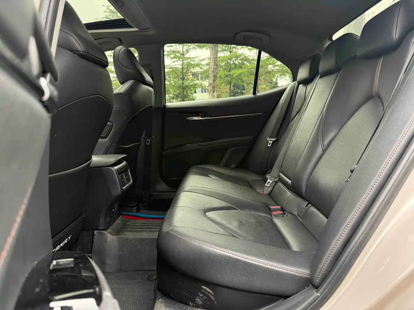 Toyota Camry 2021 Hybrid 2.5HGVP Leading Edition фото 6
