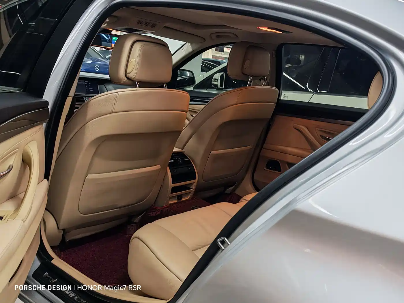 BMW 5 Series 2011 523Li Luxury фото 3