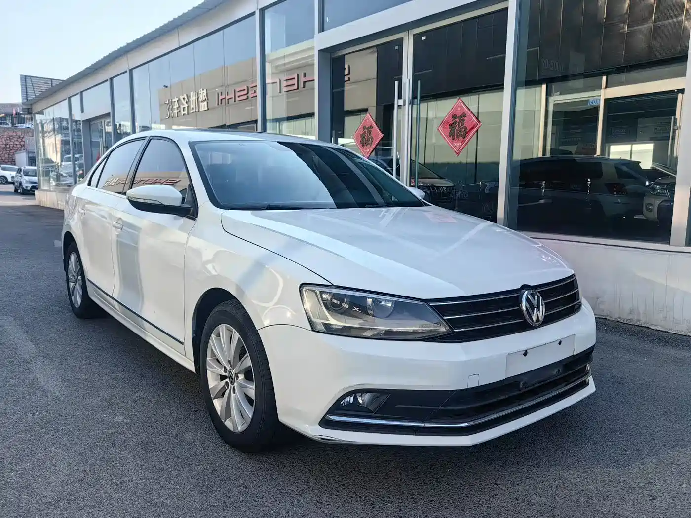 Volkswagen Sagitar 2015 1.6L Automatic Comfort фото 3