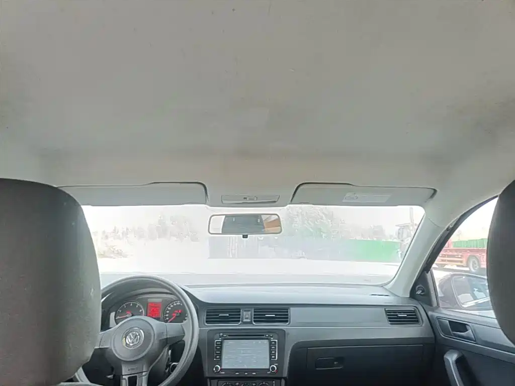 Volkswagen Santana 2015 1.4L Manual Trend Edition фото 18