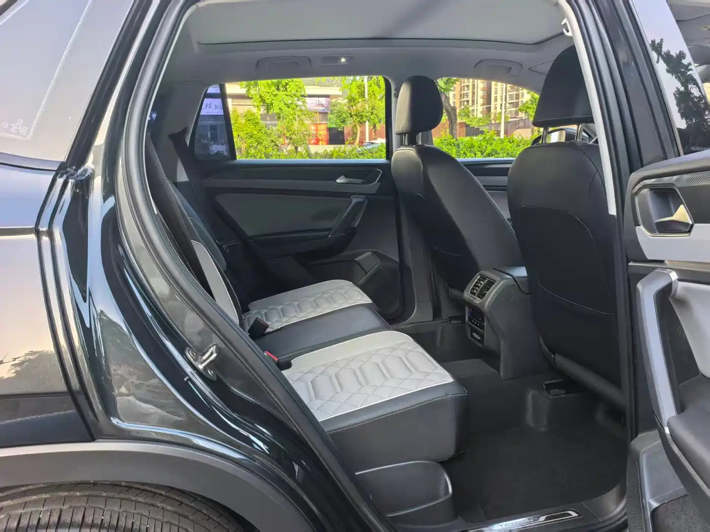 Volkswagen Tayron 2023 330TSI 2WD Luxury Plus Advanced Edition фото 9