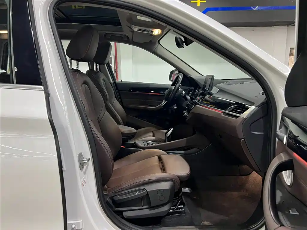 BMW X1 2022 sDrive20Li Fashion фото 21