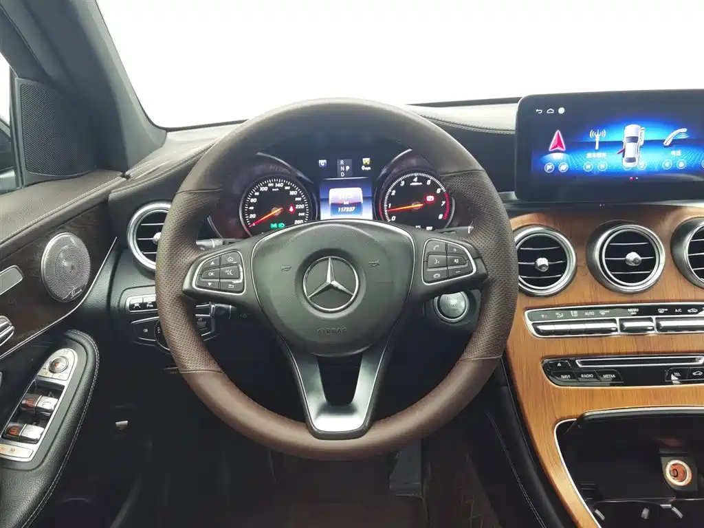 Mercedes-Benz GLC 2016 GLC 300 4MATIC Dynamic фото 11