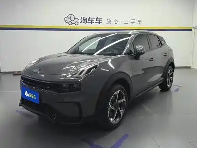 Lynk & Co 06