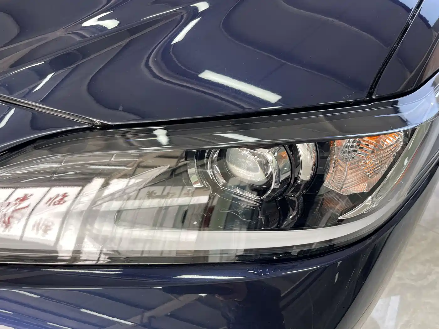 Lexus ES 2023 200 Excellence Edition фото 10