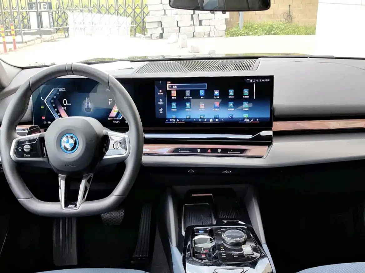BMW i5 2024 2024 eDrive 35L Premium Model M Sport Package