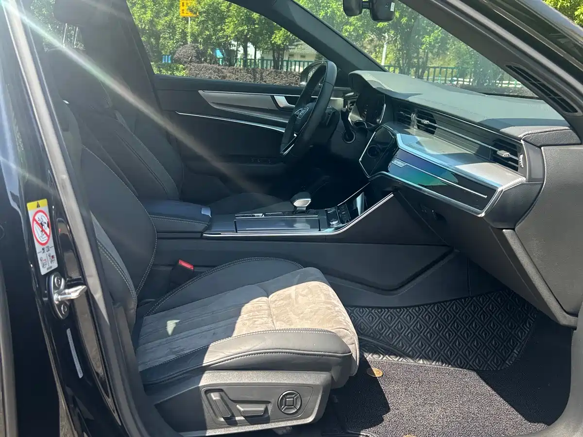 Audi A6L New Energy 2020 55 TFSI e quattro фото 9