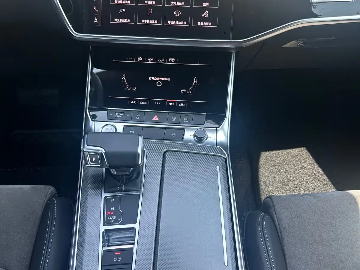 Audi A6L New Energy 2020 55 TFSI e quattro фото 13