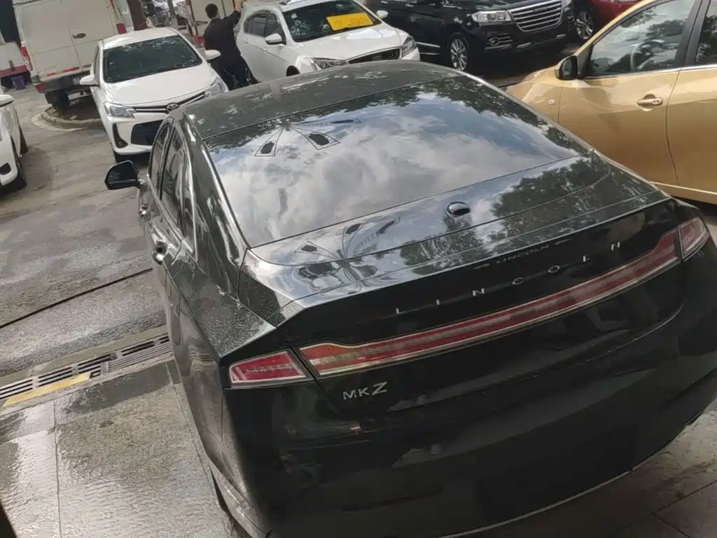 2021 Lincoln MKZ