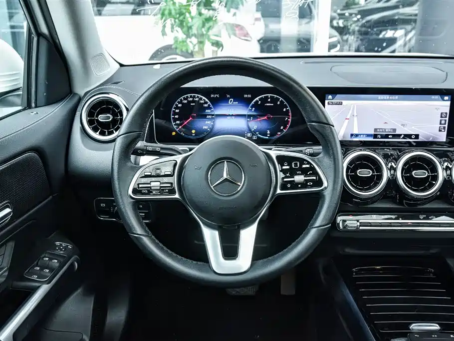 Фото 15 - Mercedes-Benz GLB
