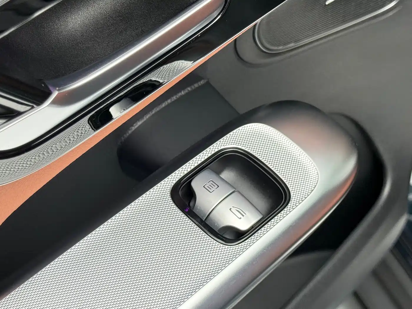 Mercedes-Benz GLC 2024 GLC 260 L 4MATIC Luxury 7-seater фото 18