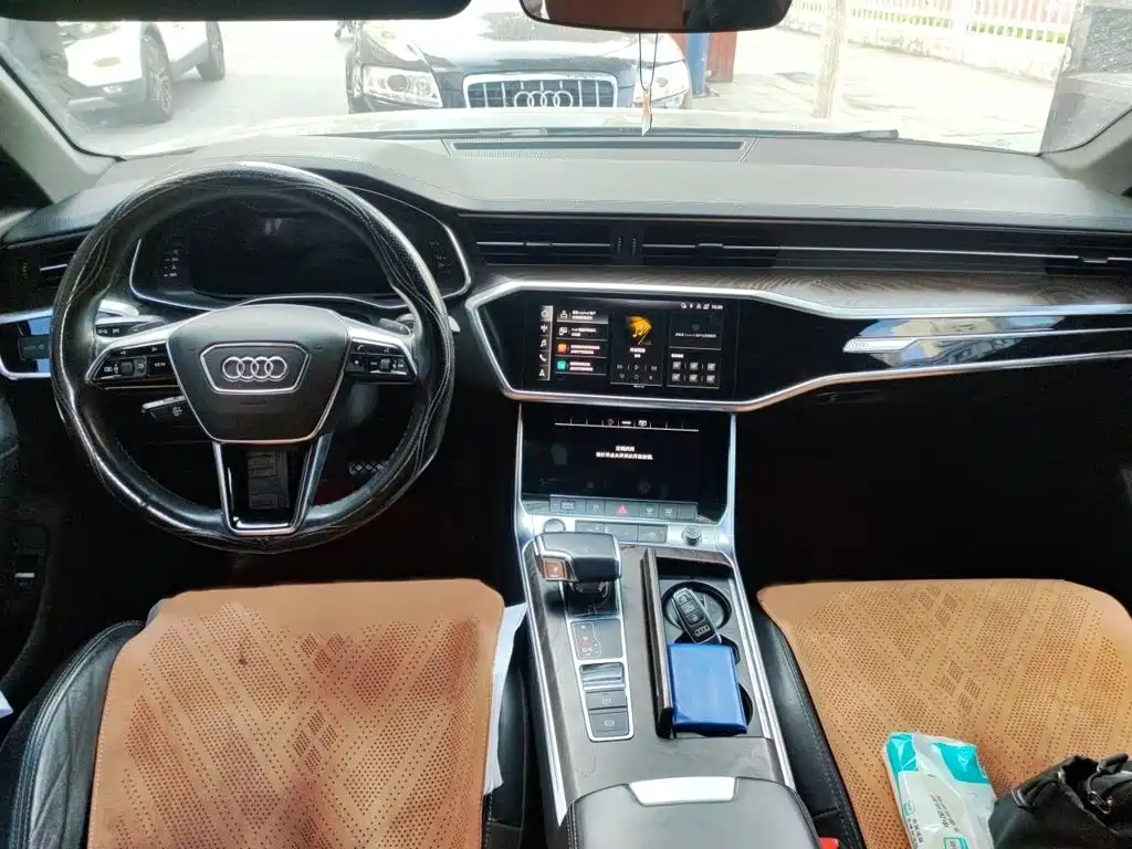Photo 13 - Audi A6L
