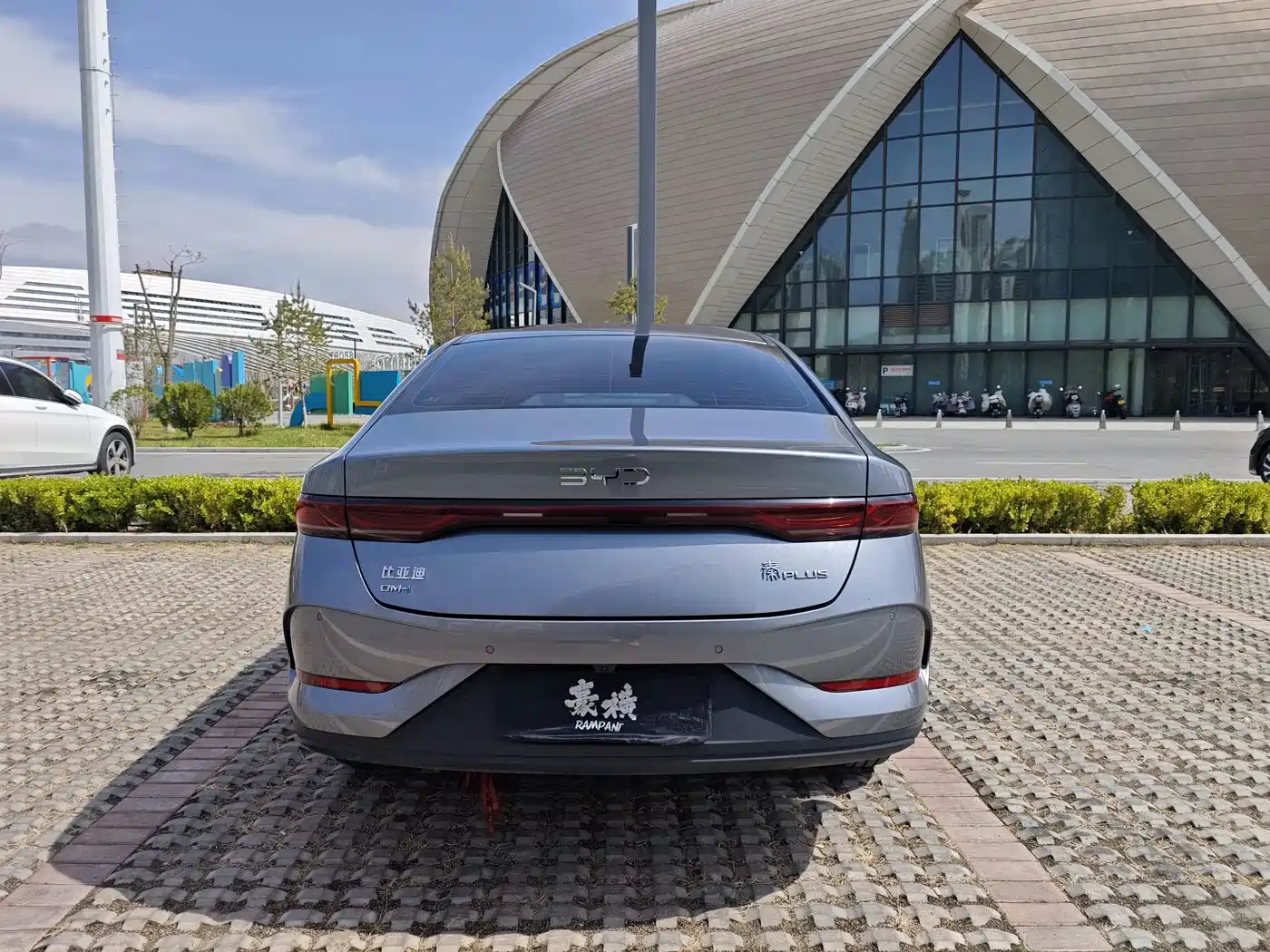BYD Qin PLUS 2025 DM-i Smart Drive 55KM Leader фото 15