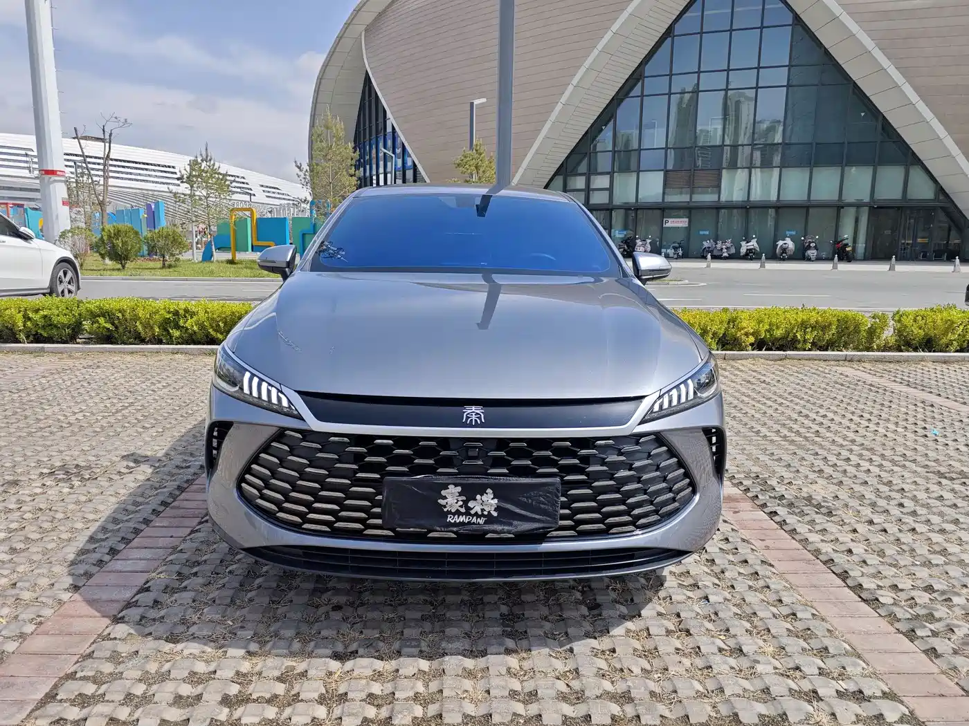 BYD Qin PLUS 2025 DM-i Smart Drive 55KM Leader фото 2