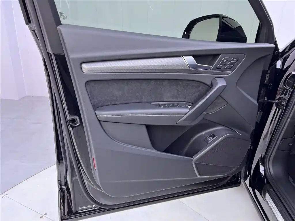 Audi Q5L Sportback 2022 40 TFSI Luxury фото 17
