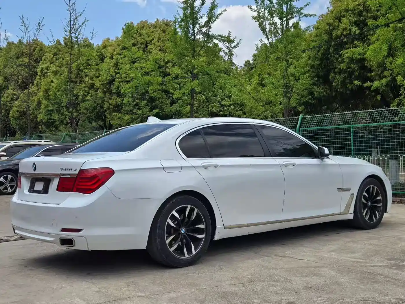 BMW 7 Series 2011 740Li Steinway Limited Edition фото 7
