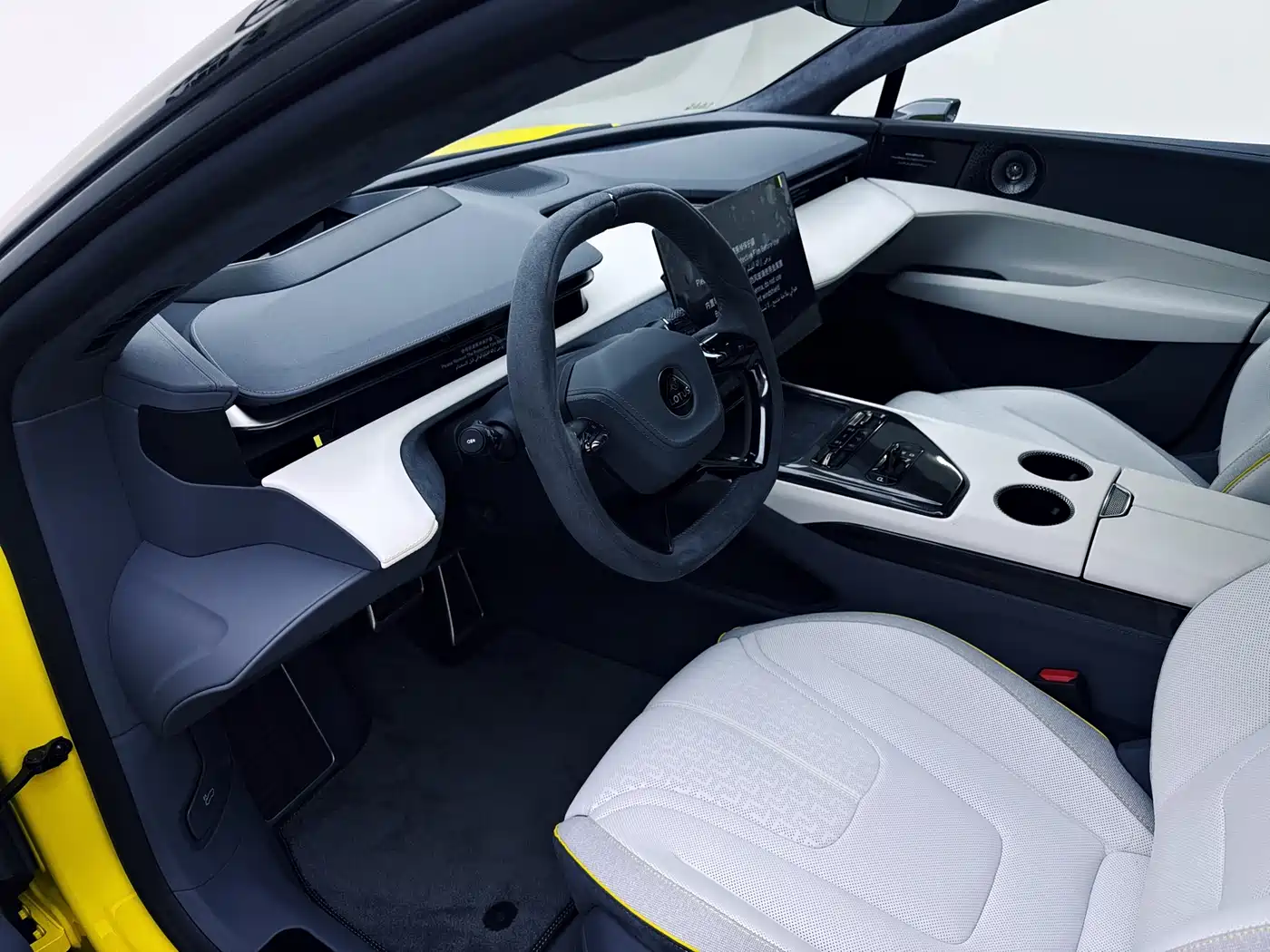 LOTUS SPORTS CAR EMEYA FLOWERS