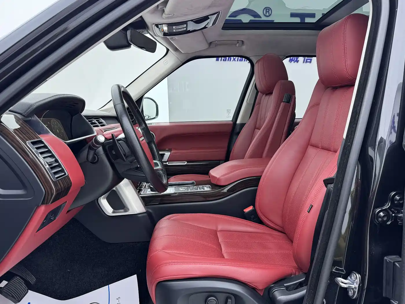 Land Rover Range Rover 2017 3.0 SC V6 Golden Age Edition фото 10