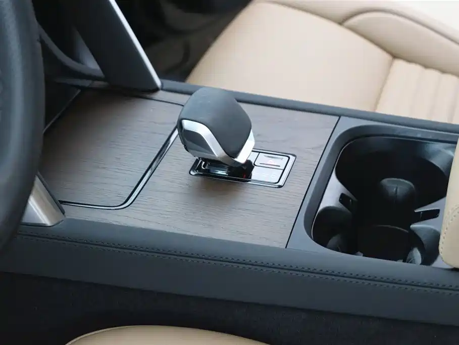 LAND ROVER DISCOVER SPORTS