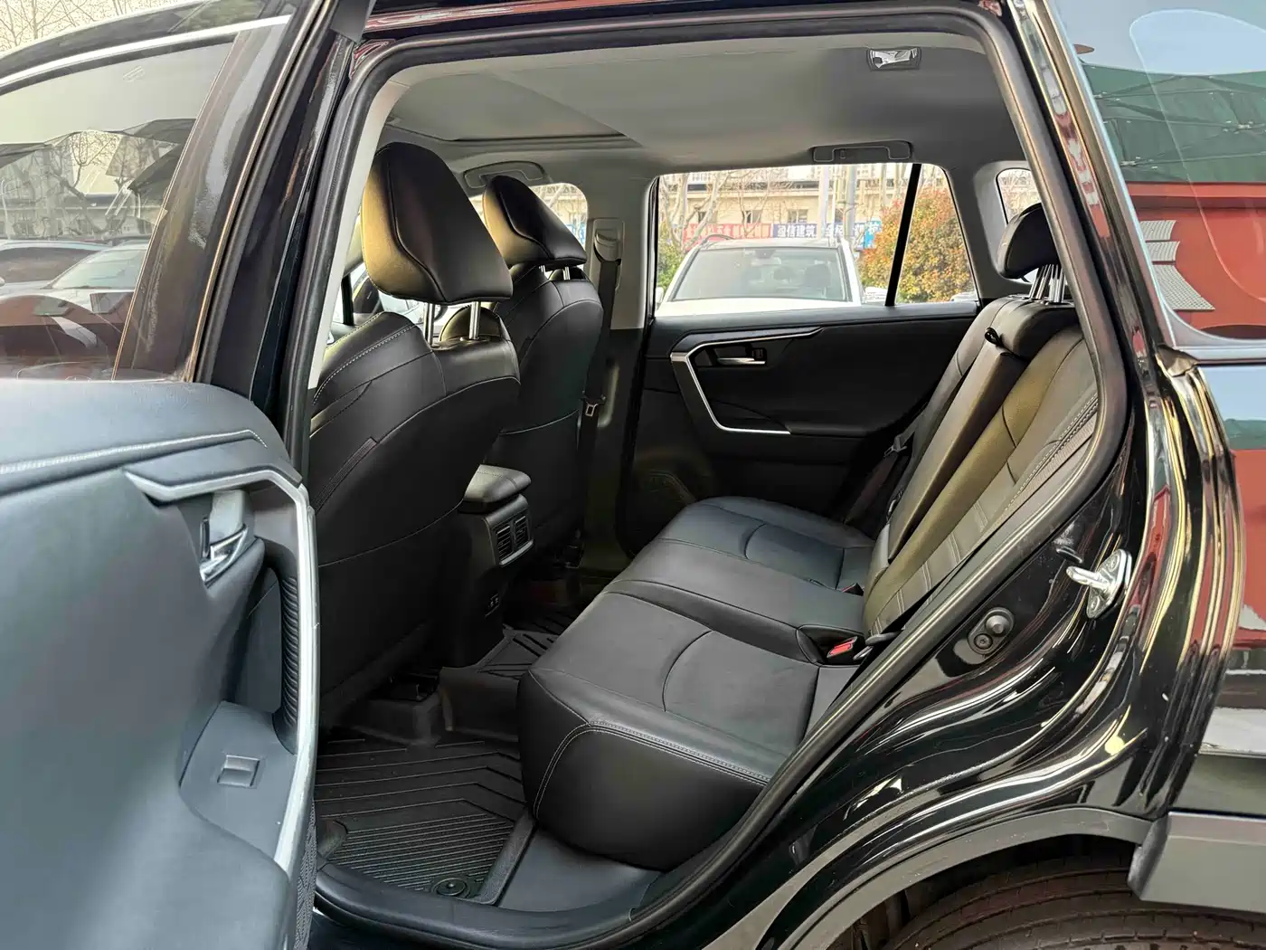 Toyota Wildlander 2021 2.0L CVT 4WD Luxury Edition фото 7
