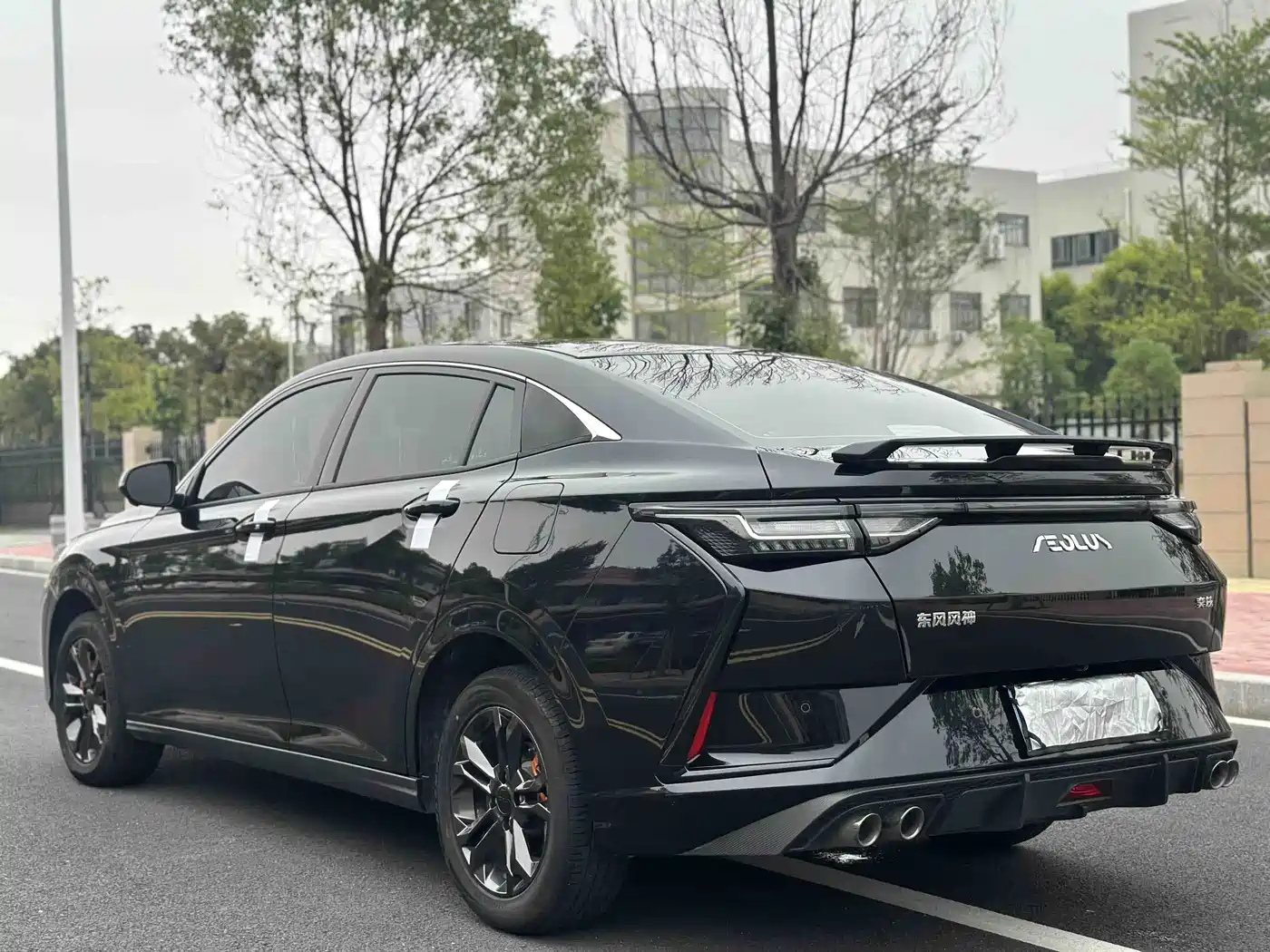 DONGFENG YI HYUN