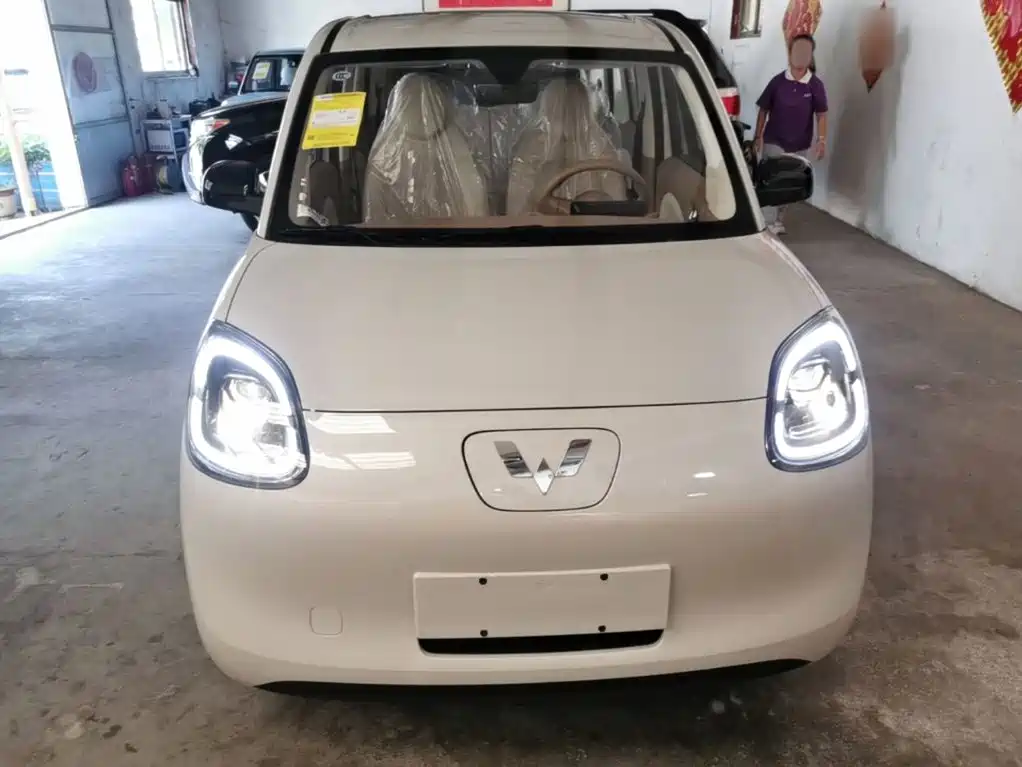 Wuling Motors Hongguang MINIEV 2026 2025 4-Door Advanced