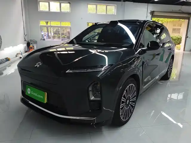 NIO ES8 2025