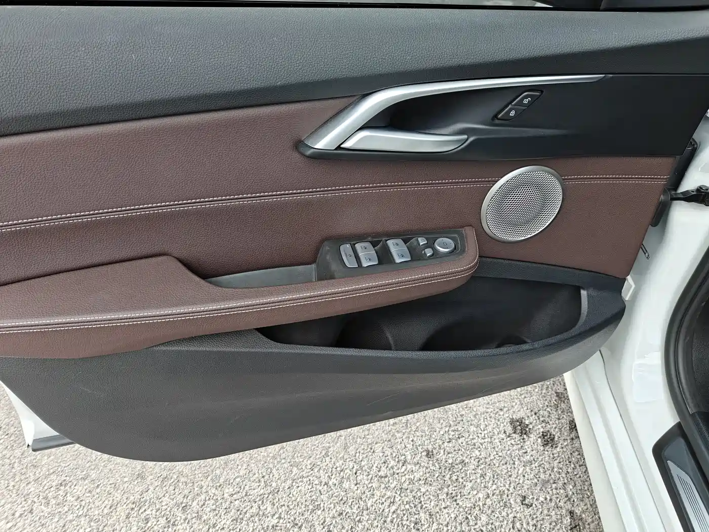 BMW 1 Series 2023 125i M Sport Shadow Edition фото 11