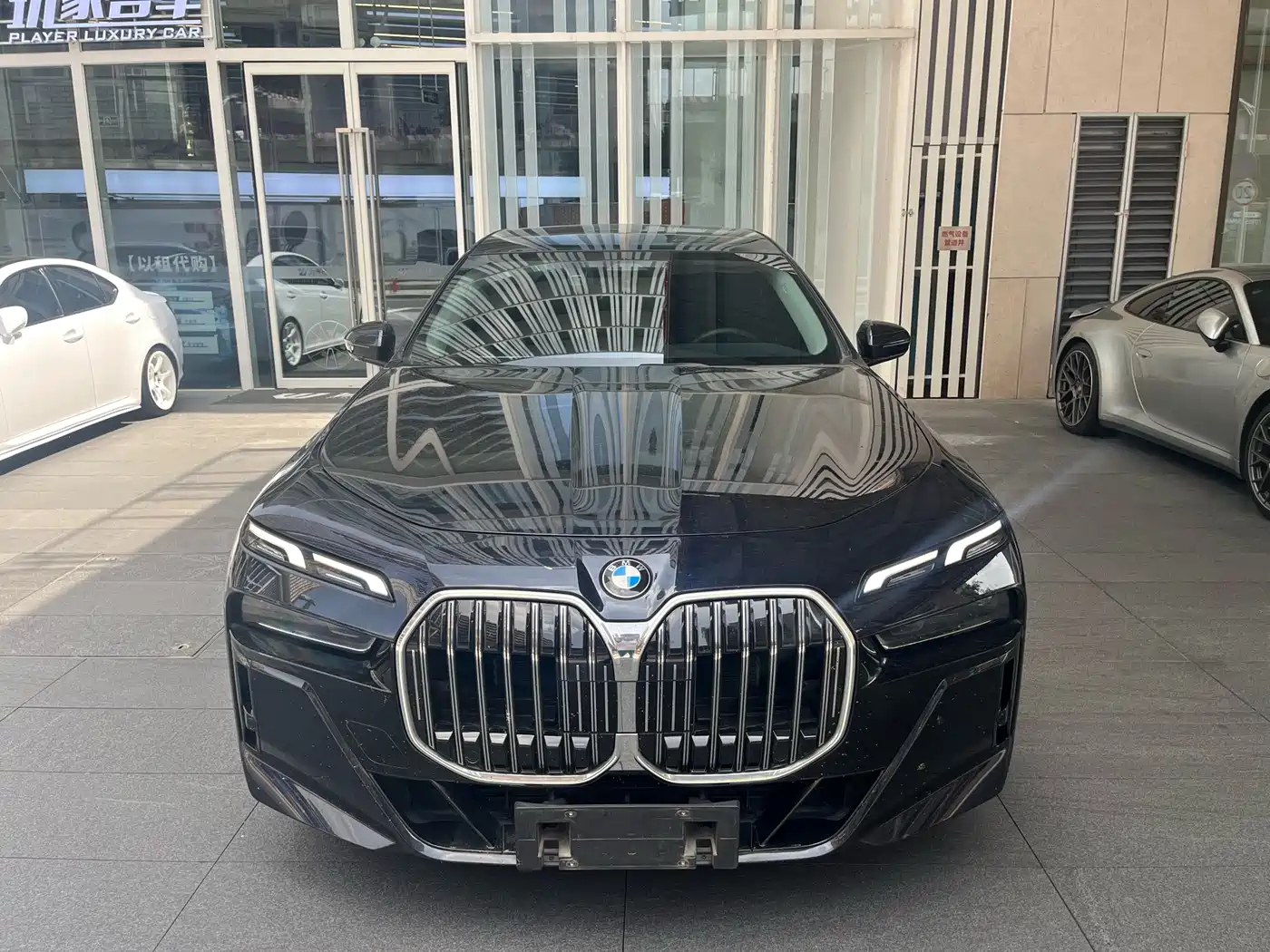 BMW 7 Series 2023 Model 735Li M Sport Package фото 2