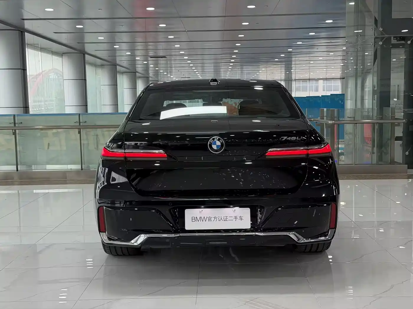 BMW 7 Series 2023 740Li Exclusive M Sport Package фото 5