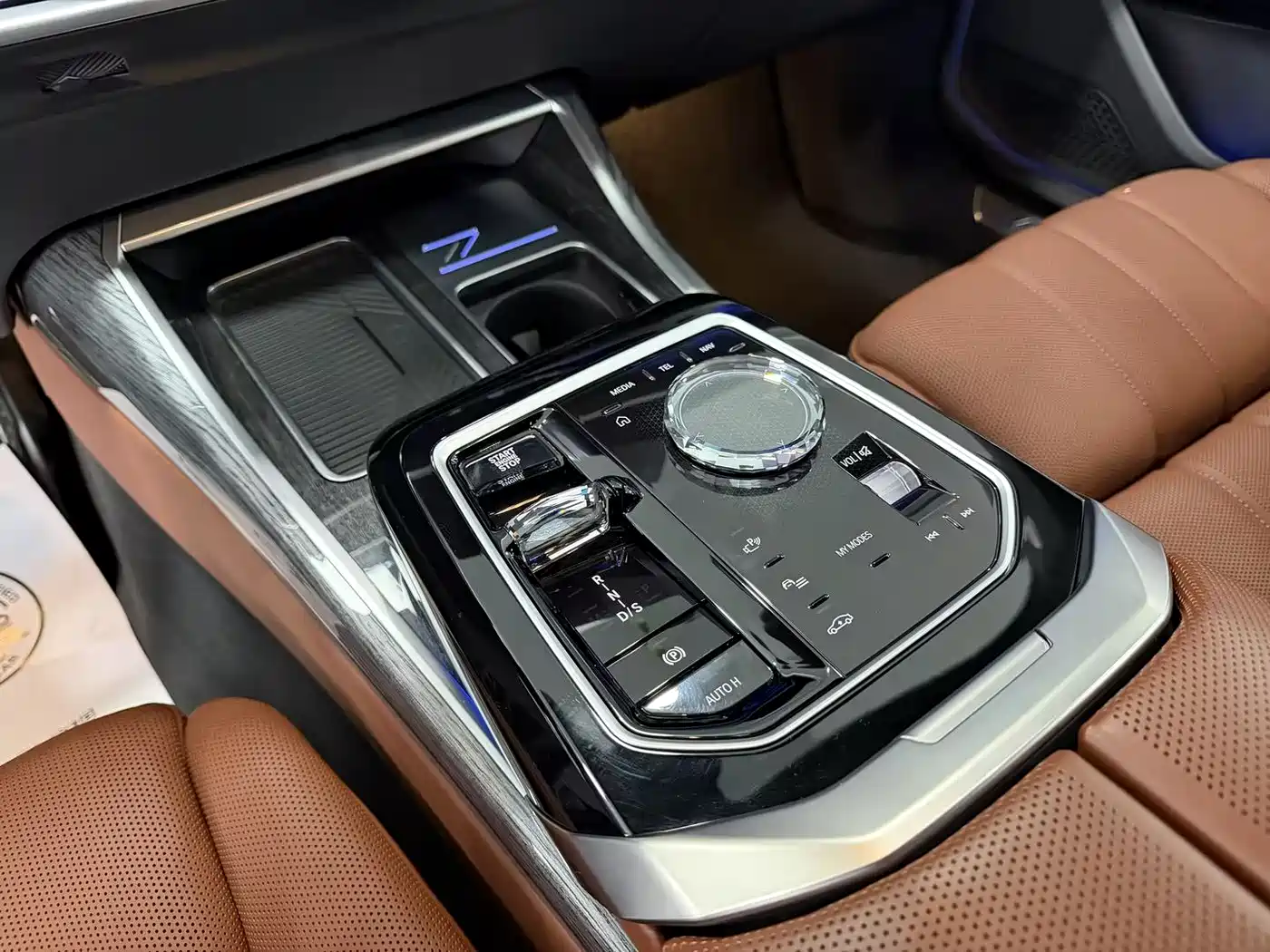 BMW 7 Series 2023 740Li Exclusive M Sport Package фото 14